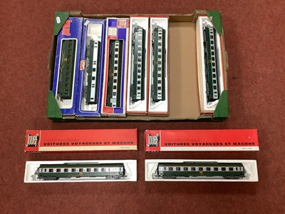 Lot 393 - Eight boxed Jouef HO scale SNCF (French)...