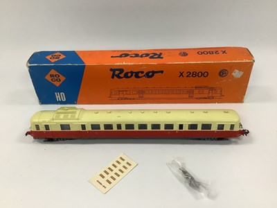 Lot 747 - A boxed Roco HO scale SNCF (French) X2800...