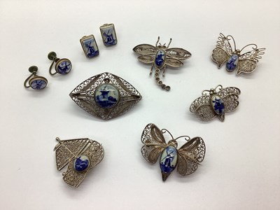 Lot 149 - A Collection of Blue and White Delft Jewellery,...