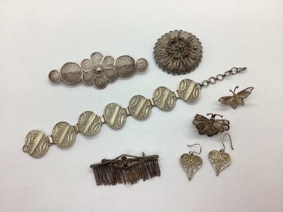 Lot 99 - An Oval Filigree Panel Bracelet, to hook style...