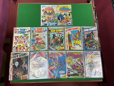 Lot 900 - Twelve Teen Titans themed comics by DC....