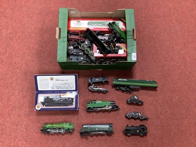 Lot 382 - Approximately fifteen 00 gauge locomotives by...