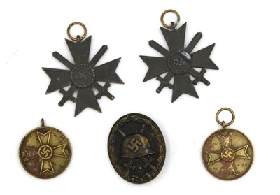 Lot 636 - WWII German Third Reich Black Wound Badge, War...