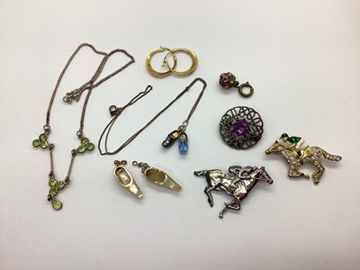Lot 184 - Novelty Racehorse and Jockey Costume Brooches,...