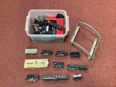 Lot 377 - A collection of Trix Twin 00 gauge: including...