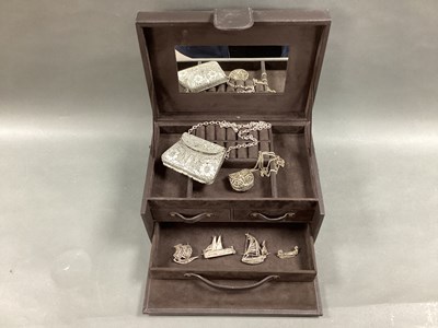 Lot 222 - A Decorative Filigree Purse, with hinged lid,...