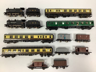 Lot 440 - A collection of British HO scale incuding two...