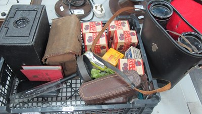 Lot 1514 - Pansy Auto Lamp Bulbs, one "Beacon" auto lamp...