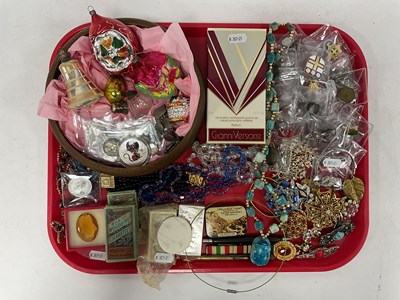 Lot 1352 - Collectables, including a wooden bowl...
