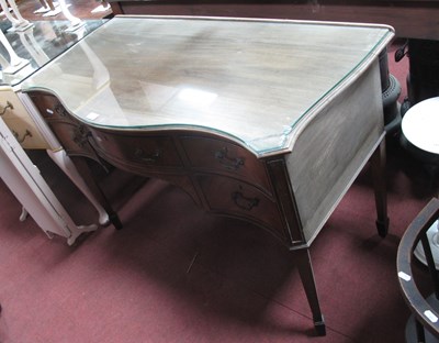 Lot 1457 - XX Century Mahogany Serpentine Shaped Dressing...