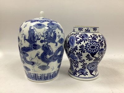 Lot 1187 - Oriental - Large Blue & White lidded vase,...