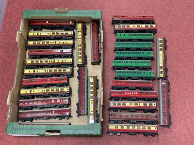 Lot 316 - Approximately Twenty-Nine Hornby-Dublo 'OO'...