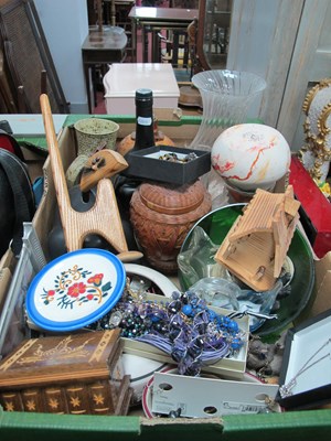 Lot 1057 - Collectables, including a 925 silver heart...