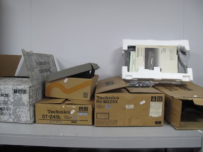Lot 428A - Lot of Technics Hi-Fi Separates, includes -...