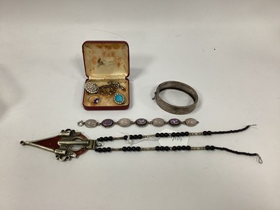Lot 1347 - A Polished Hardstone Abstract Necklace; a 1950'...
