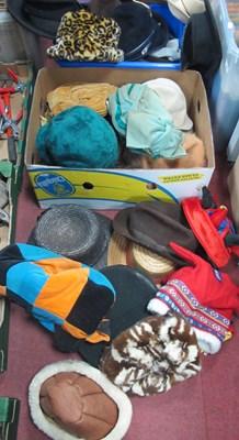 Lot 1007 - Collection of Vintage Headwear for Gents and...