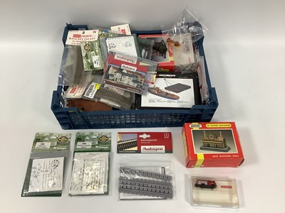 Lot 357 - A Quantity of 'N' Gauge Accessories, including...