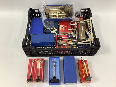 Lot 456 - A Quantity of 'OO' Gauge Signals, by...