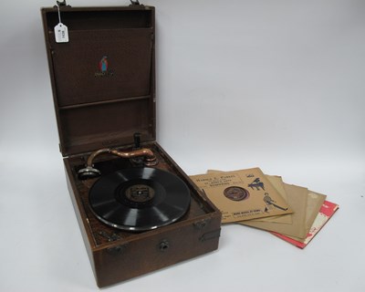 Lot 1438 - An Early 1900s 'Dulcetto' Senior Wind-Up 78rpm...