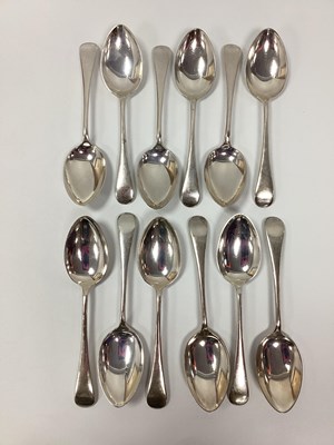 Lot 6 - A Set of Twelve Hallmarked Silver Old English...
