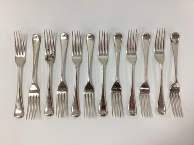 Lot 26 - A Set of Twelve Hallmarked Silver Old English...