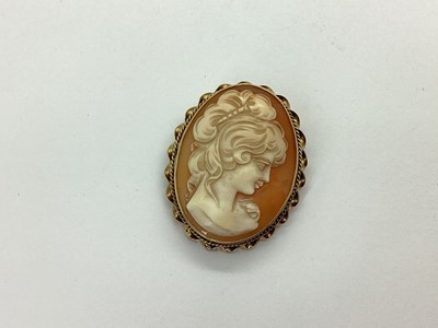 Lot 84 - A 9ct Gold Mounted Oval Shell Carved Cameo...