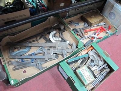 Lot 1135 - Spanners, wire brushes, standard geared scroll...