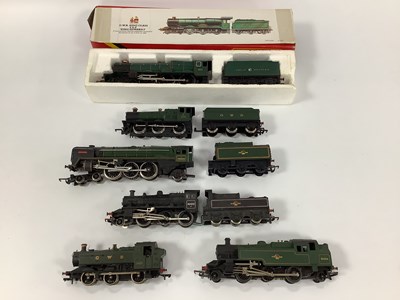 Lot 453 - Six 00 gauge locomotives: a boxed Hornby "King...