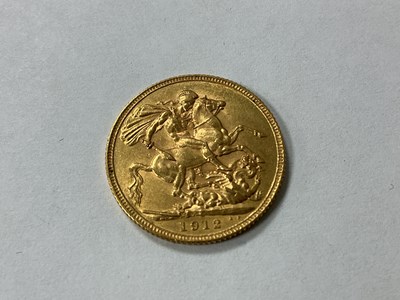 Lot 642 - 1912 George V Gold Sovereign.