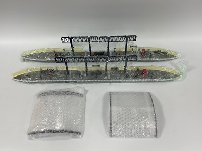 Lot 430 - A Hornby 'OO' Scale Platform, with people and...