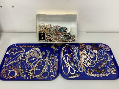 Lot 240 - A Collection of Modern Costume Jewellery,...