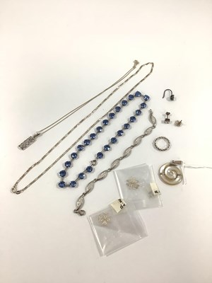 Lot 215 - A Vintage Riviera Style Necklace, claw set...