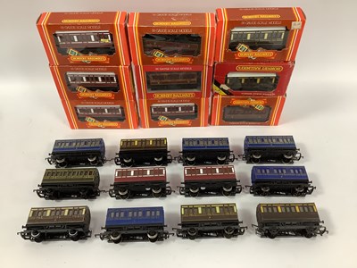 Lot 467 - Approximately Nineteen 'OO' Gauge Four-Wheel...