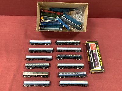 Lot 624 - Approximately Eleven British 'N' Gauge Diesel...