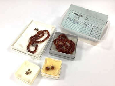 Lot 191 - Louisa James Jewellers Amber Colour Single...