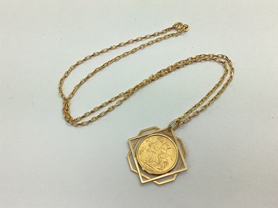 Lot 88 - A George V Full Sovereign, 1914, loose set...
