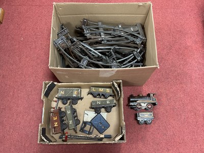Lot 417 - A Quantity of Hornby 'O' Gauge Model Railway...