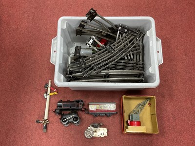 Lot 415 - A Quantity of Post-War Hornby '0' Gauge...