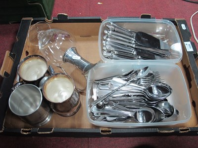 Lot 1038 - Metalware, including c.1997 Dartington silver...