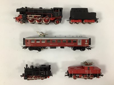 Lot 366 - Three Marklin HO scale stud-contact...