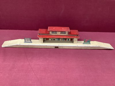 Lot 653 - A Pre-War 'OO' Gauge Hornby Dublo Wooden...