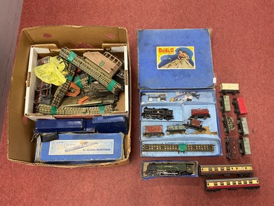 Lot 412 - A Collection of 'OO' Gauge Hornby Dublo items,...