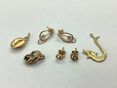 Lot 126 - A Pair of Dainty 9ct Gold Textured Openwork...