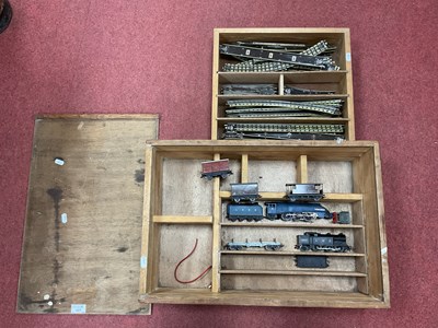Lot 427 - A Quantity of Hornby Dublo 'OO' Gauge Model...
