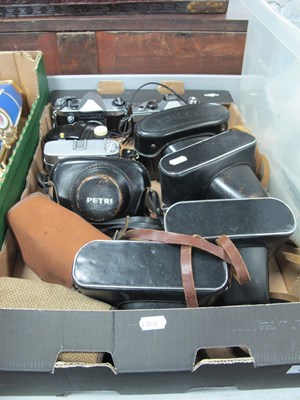 Lot 1062 - Cameras, including SLR and rangefinder...