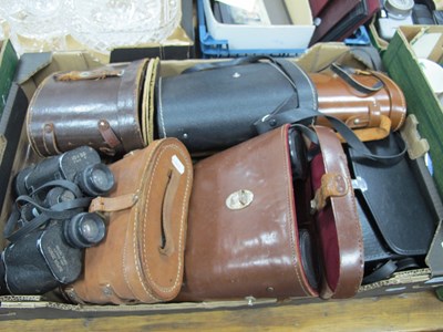 Lot 1108 - Binoculars, mostly cased, including 1944...
