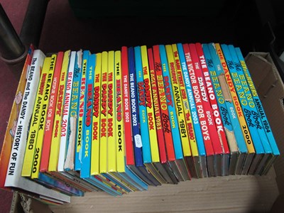 Lot 1125 - Mixed Vintage Annuals and Yearbooks, including...