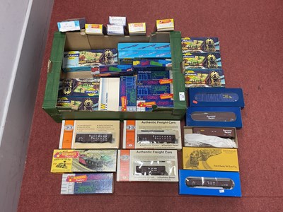 Lot 323 - Approximately Thirty Boxed 'HO' Scale American...