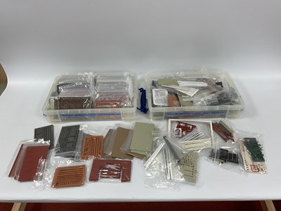 Lot 388 - A Quantity of 'OO' Gauge Plastic Architectural...