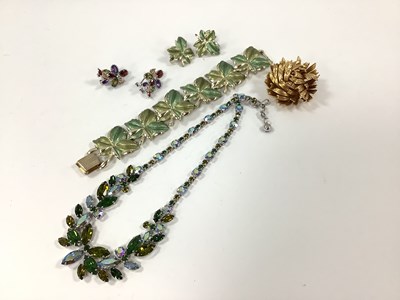 Lot 212 - Grosse, Germany; An Ornate Flowerhead Style...